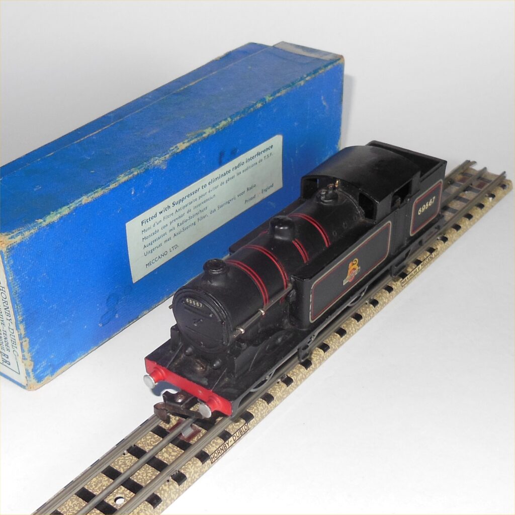 Hornby Dublo 31017 EDL17 Tank Locomotive 3 Rail 0 6 2 OO Scale