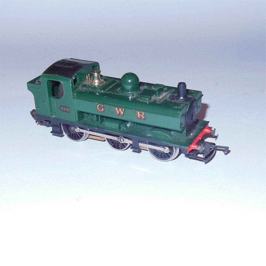 Hornby R041 GWR 0-6-0 Pannier Tank Engine 8751 - Antique Toy World