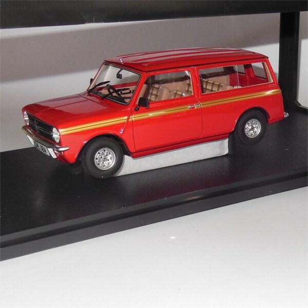 Cult Models CML018-1 Mini Clubman Estate 1974 Red