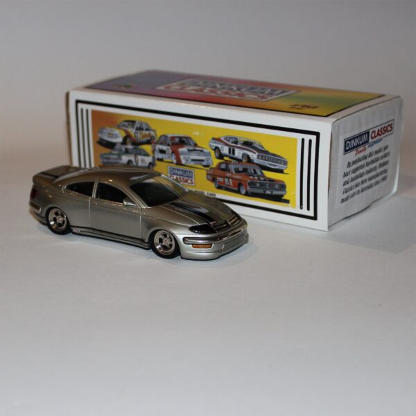 Dinkum Classics 350 Munro 2001 Holden Commodore Silver Mink