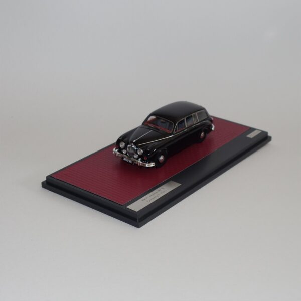 Matrix 41001-111 Jaguar MKII Country Estate 1963 Black