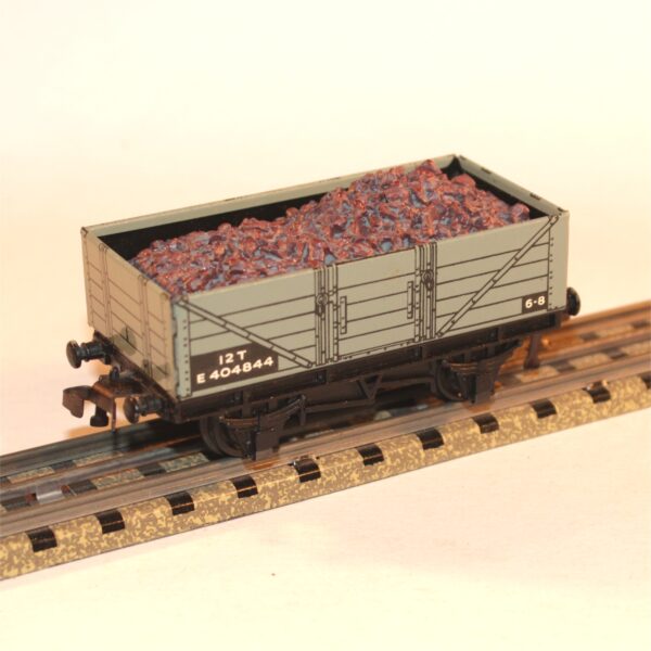 Hornby Dublo 32075 3-Rail 12T 5-Plank Tin Litho Coal Mineral Wagon OO Scale with Resin Load