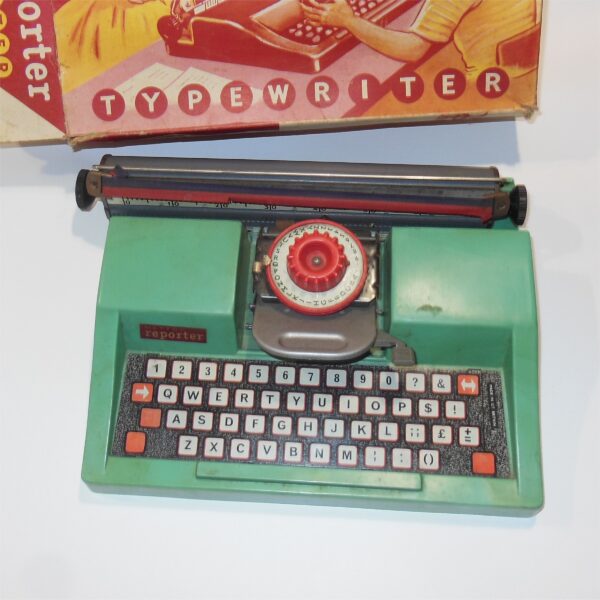 Mettoy Reporter Model 4314 Plastic & Metal Typewriter