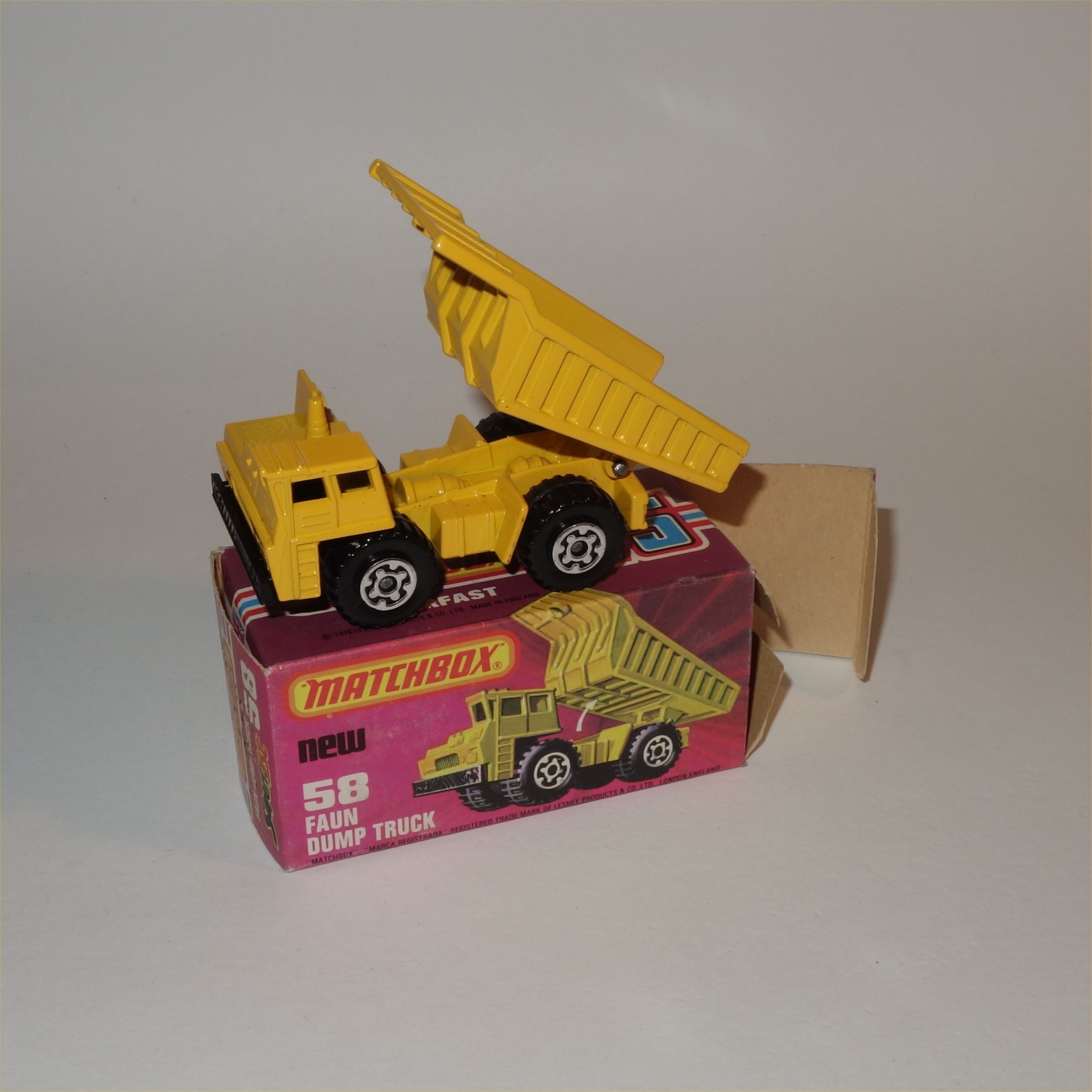 Matchbox Lesney 58f Faun Dump Truck Yellow Superfast 1976 Mint in Original  Box